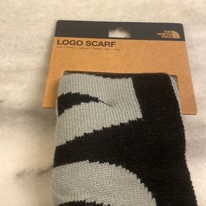 North Face logo scarf